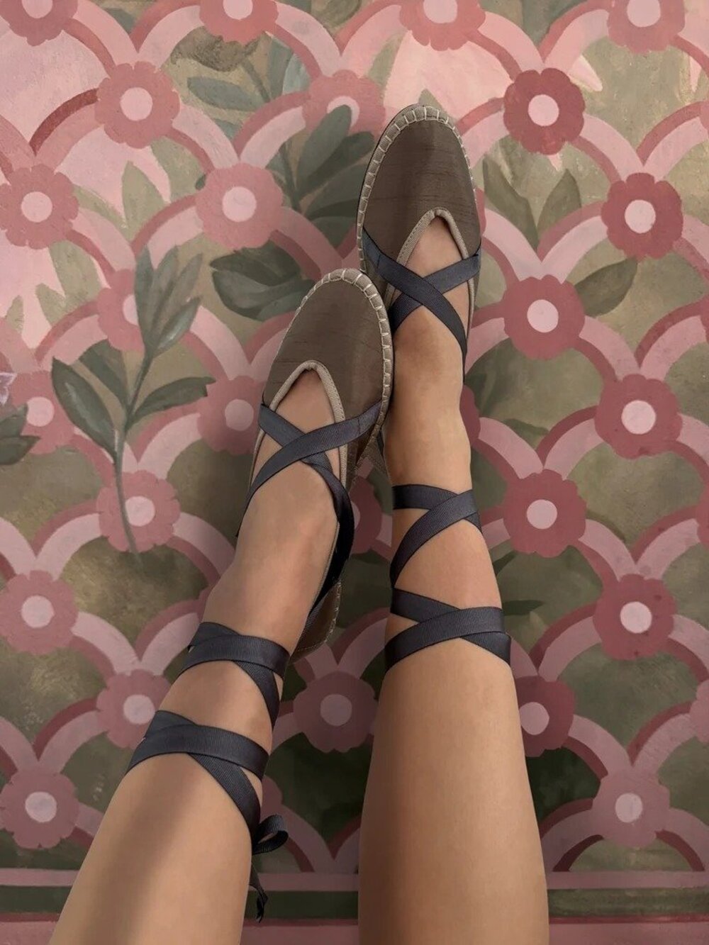 NWOB Flabelus Eichiro Silk Ribbon Grey Ballet Flats Womens Size EU39 US 8